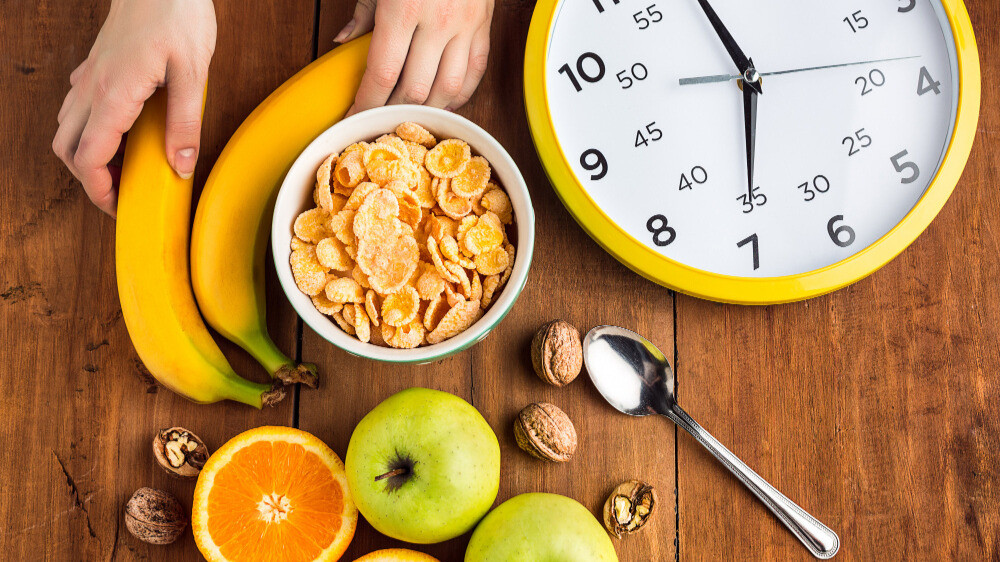 The Science Behind Intermittent Fasting: Benefits and Risks