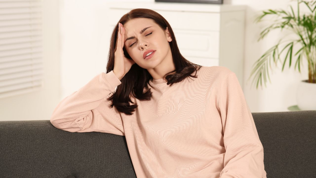 How Hormonal Imbalance Affects Your Weight & Mood