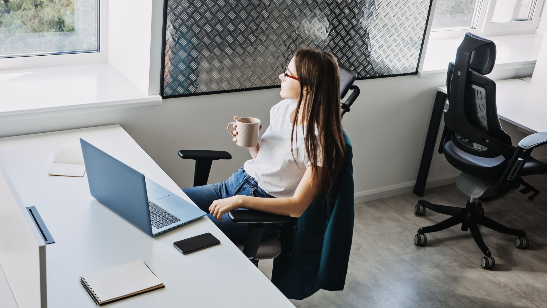 The Dynamic Connection: Technology and Mental Health in the Modern Era The Dynamic Connection: Technology and Mental Health in the Modern Era