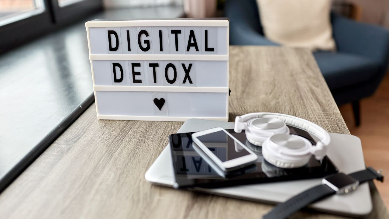 How a 24-Hour Digital Detox Can Improve Your Health